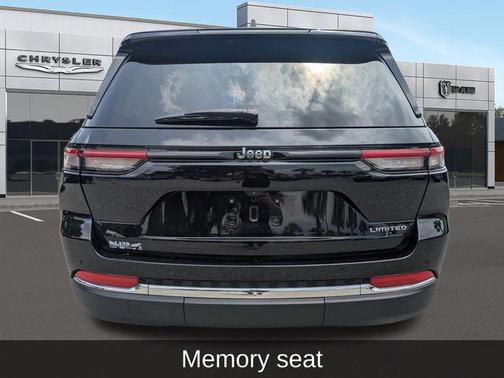 Diamond Black Crystal Pearlcoat 2022 Jeep Grand Cherokee Limited