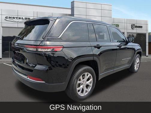 Diamond Black Crystal Pearlcoat 2022 Jeep Grand Cherokee Limited