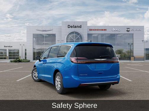 Hydro Blue Pearlcoat 2026 Chrysler Pacifica L