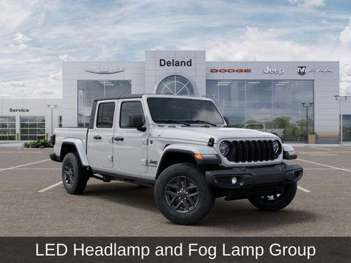 Bright White Clearcoat 2026 Jeep Gladiator Sport S