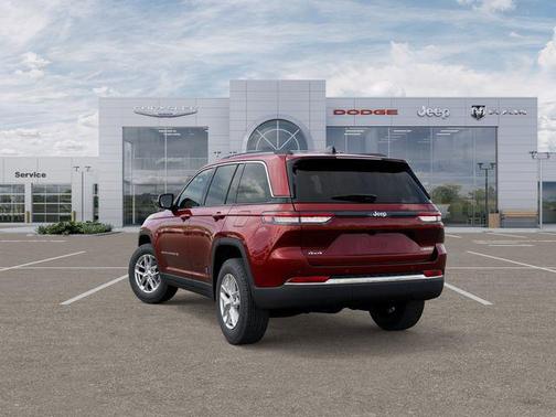 2025 Jeep Grand Cherokee Laredo
