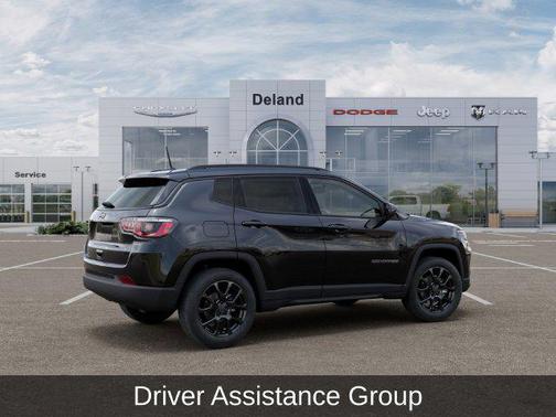 Diamond Black Crystal Pearlcoat 2026 Jeep Compass Latitude