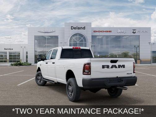 Bright White Clearcoat 2026 RAM 2500 Tradesman Crew Cab 4x4 8' Box
