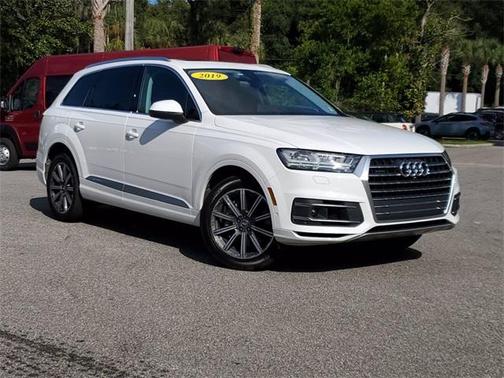 Photo 5 of 41 of 2019 Audi Q7 55 Premium Plus