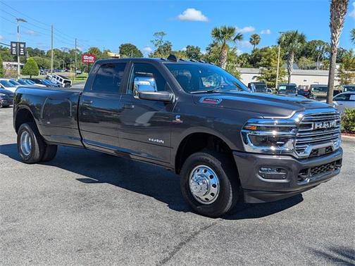 2025 RAM 3500 Laramie Crew Cab 4x4 8' Box