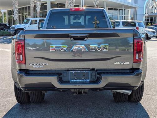 2025 RAM 3500 Laramie Crew Cab 4x4 8' Box