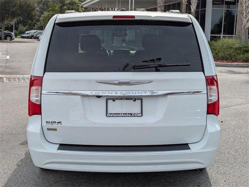 2016 Chrysler Town & Country Touring