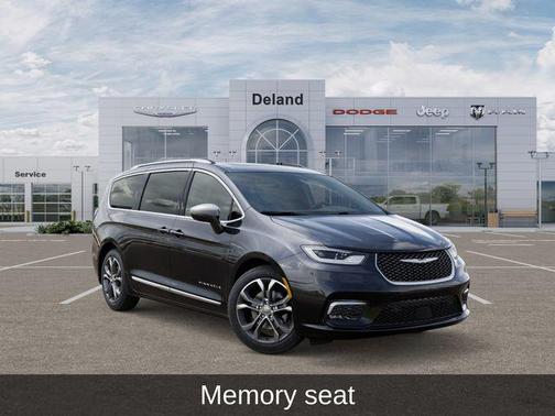 Diamond Black Crystal Pearlcoat 2026 Chrysler Pacifica L