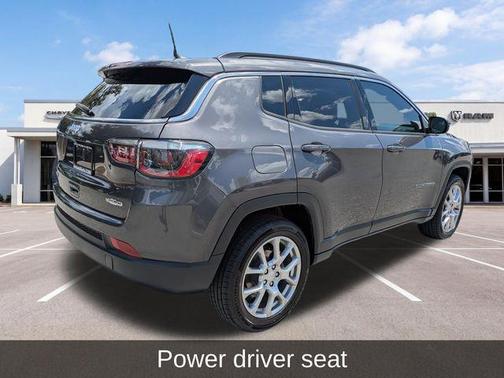 Baltic Gray Metallic Clearcoat 2024 Jeep Compass Latitude Lux