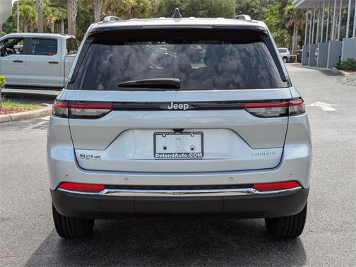 2024 Jeep Grand Cherokee Laredo