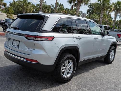 2024 Jeep Grand Cherokee Laredo