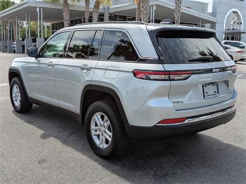 2024 Jeep Grand Cherokee Laredo