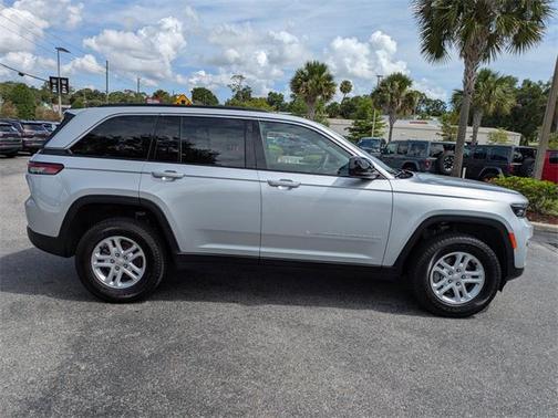 2024 Jeep Grand Cherokee Laredo