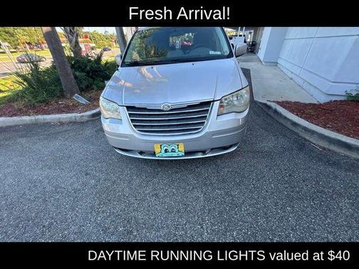 Bright Silver Metallic Clearcoat 2010 Chrysler Town & Country Touring