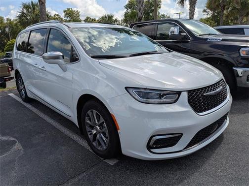 2024 Chrysler Pacifica L