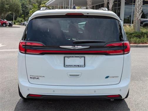 2024 Chrysler Pacifica L