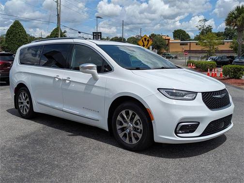 2024 Chrysler Pacifica L