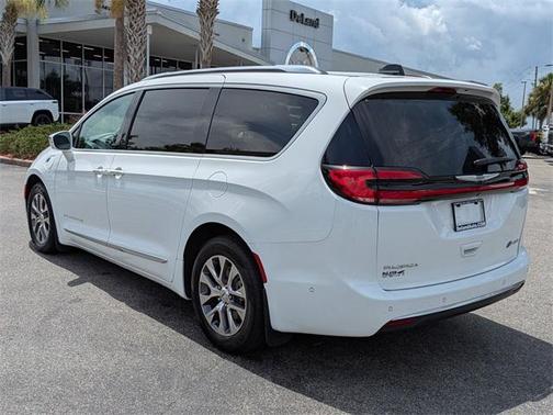 2024 Chrysler Pacifica L