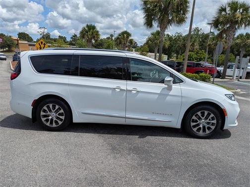 2024 Chrysler Pacifica L
