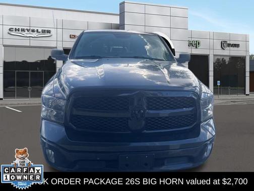 Brilliant Black Crystal Pearlcoat 2019 RAM 1500 Big Horn