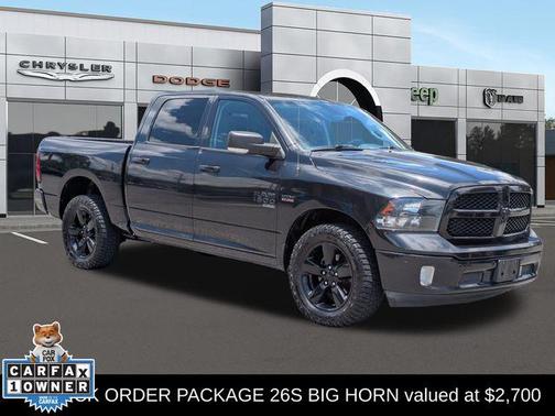 Brilliant Black Crystal Pearlcoat 2019 RAM 1500 Big Horn