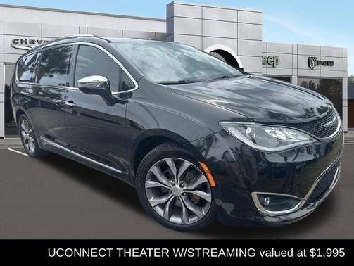 Brilliant Black Crystal Pearlcoat 2018 Chrysler Pacifica Limited