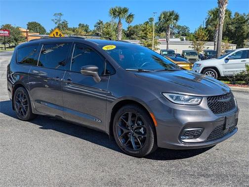 2021 Chrysler Pacifica Touring L
