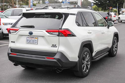 2022 Toyota RAV4 Hybrid XLE Premium