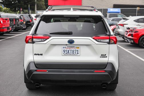 2022 Toyota RAV4 Hybrid XLE Premium