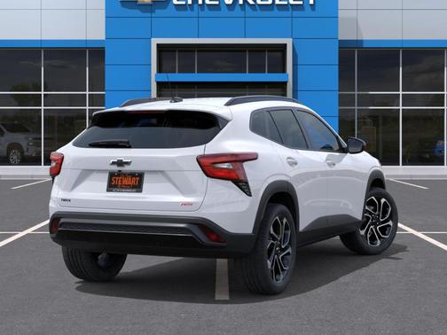 Summit White 2026 Chevrolet Trax 2RS
