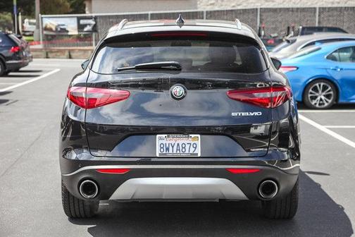 2021 Alfa Romeo Stelvio Base