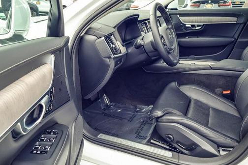 2023 Volvo S90 B6 Ultimate