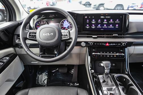 2024 Kia Carnival EX