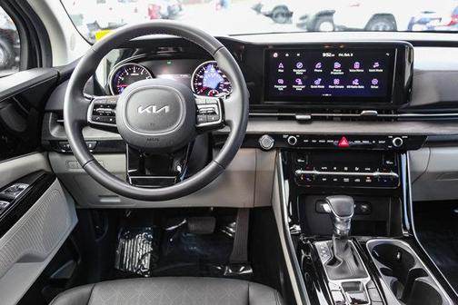 2024 Kia Carnival EX