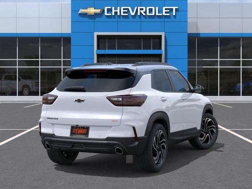 Iridescent Pearl Tricoat 2026 Chevrolet Trailblazer RS