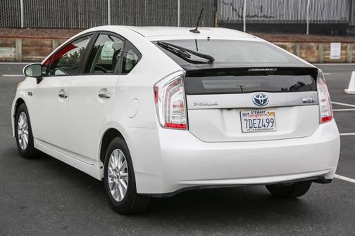 2014 Toyota Prius Plug-in Advanced