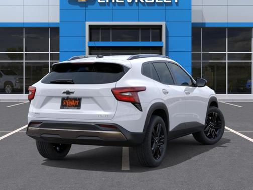 Summit White 2026 Chevrolet Trax ACTIV