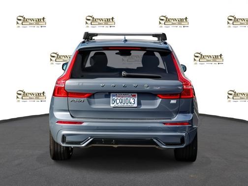 2023 Volvo XC60 Recharge Plug-In Hybrid T8 Ultimate Dark Theme