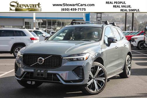 2023 Volvo XC60 Recharge Plug-In Hybrid T8 Ultimate Dark Theme