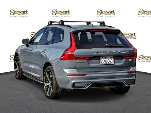 2023 Volvo XC60 Recharge Plug-In Hybrid T8 Ultimate Dark Theme