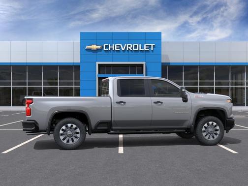 Sterling Gray Metallic 2026 Chevrolet Silverado 2500 Custom