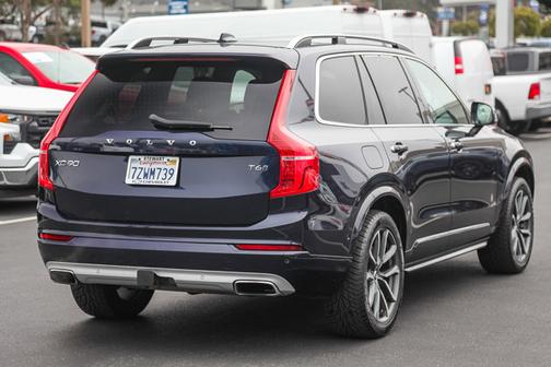 2016 Volvo XC90 T6 Momentum