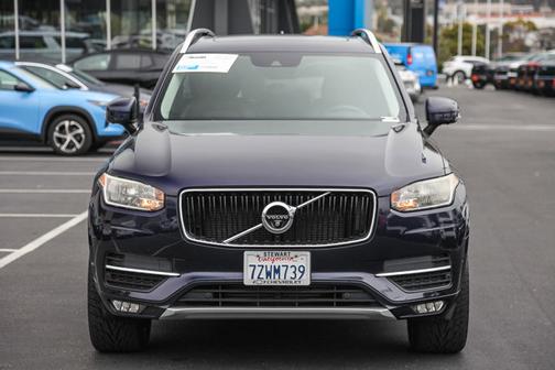 2016 Volvo XC90 T6 Momentum