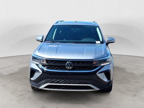 Pyrite Silver Metallic 2022 Volkswagen Taos 1.5T SE