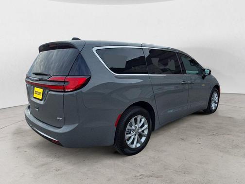 Gray Clearcoat 2025 Chrysler Pacifica Select