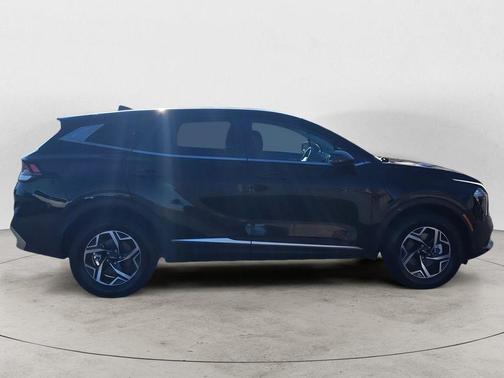 Black 2023 Kia Sportage LX