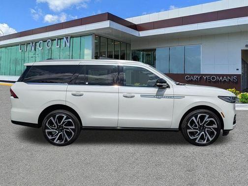 White Metallic 2026 Lincoln Navigator Reserve