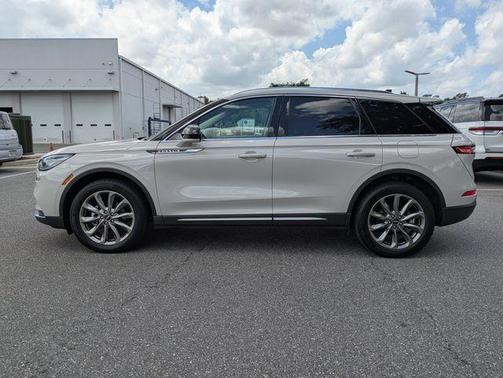 Ceramic White 2021 Lincoln Corsair Standard