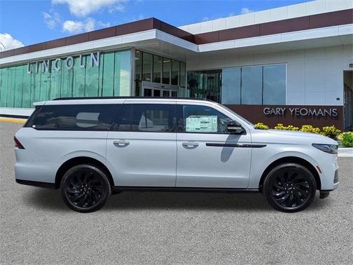2025 Lincoln Navigator L Reserve