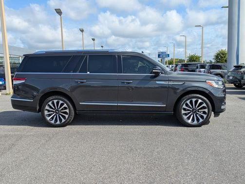 Starlight 2022 Lincoln Navigator L Reserve